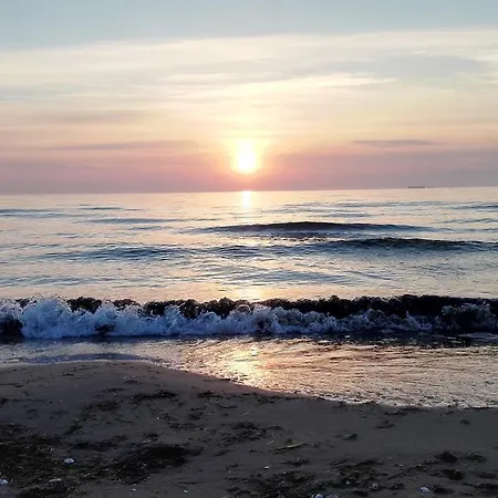 Apartament Bursztynowy Lägenhet